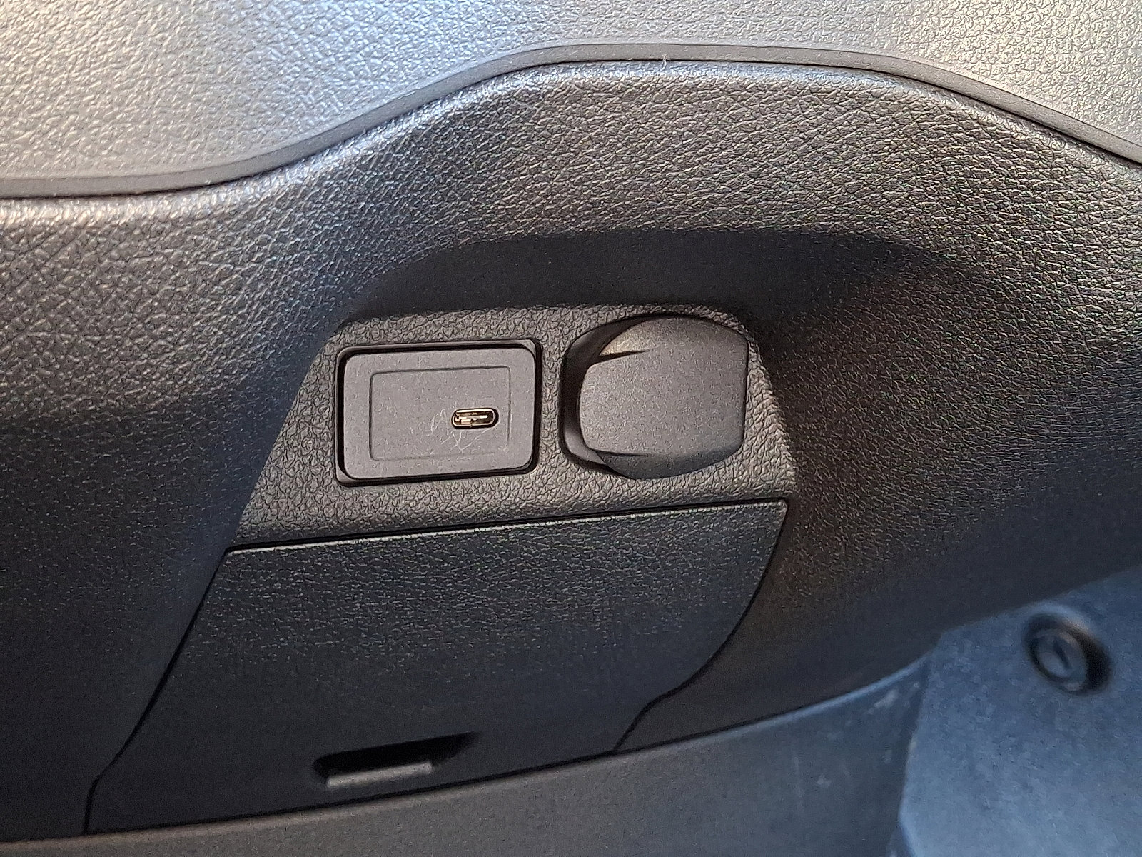 Used 2025 Mercedes-Benz Sprinter 2500 image 22