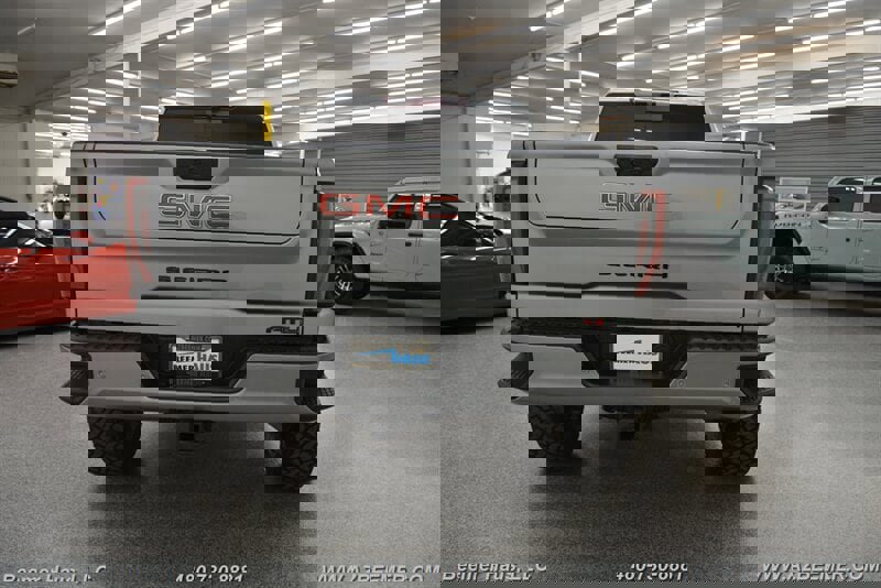Used 2024 GMC Sierra 2500 AT4 w/ AT4 Premium Plus Package image 10