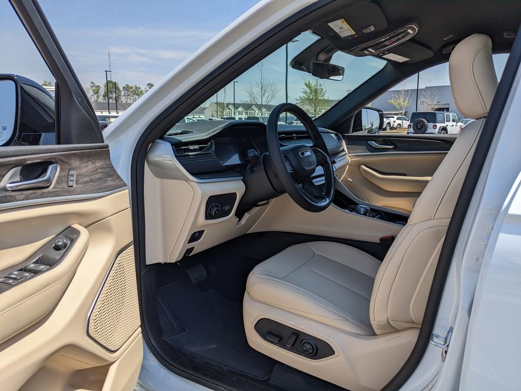 New 2026 Jeep Grand Cherokee Limited RWD image 36