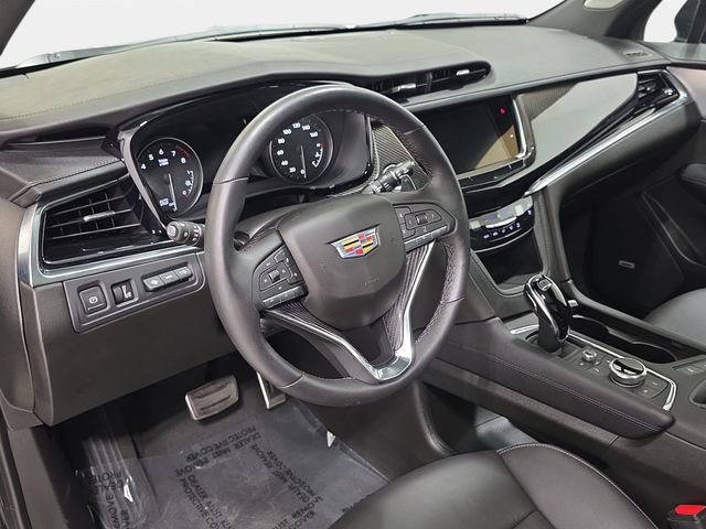 Certified 2024 Cadillac XT6 Sport w/ Technology Package AWD/4WD image 13