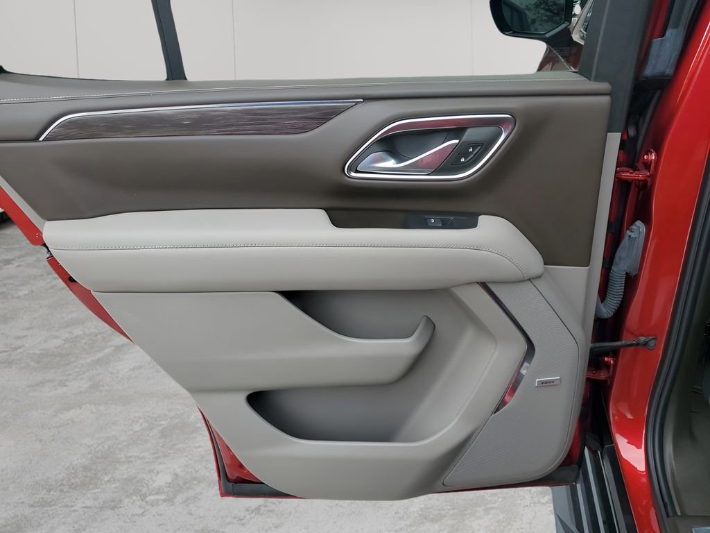 Used 2024 Chevrolet Tahoe LT w/ Luxury Package image 17