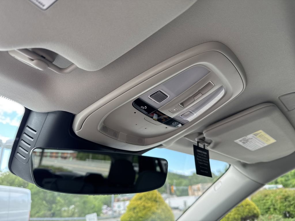 New 2025 Volvo XC90 T8 Plus w/ Protection Package Premier image 29