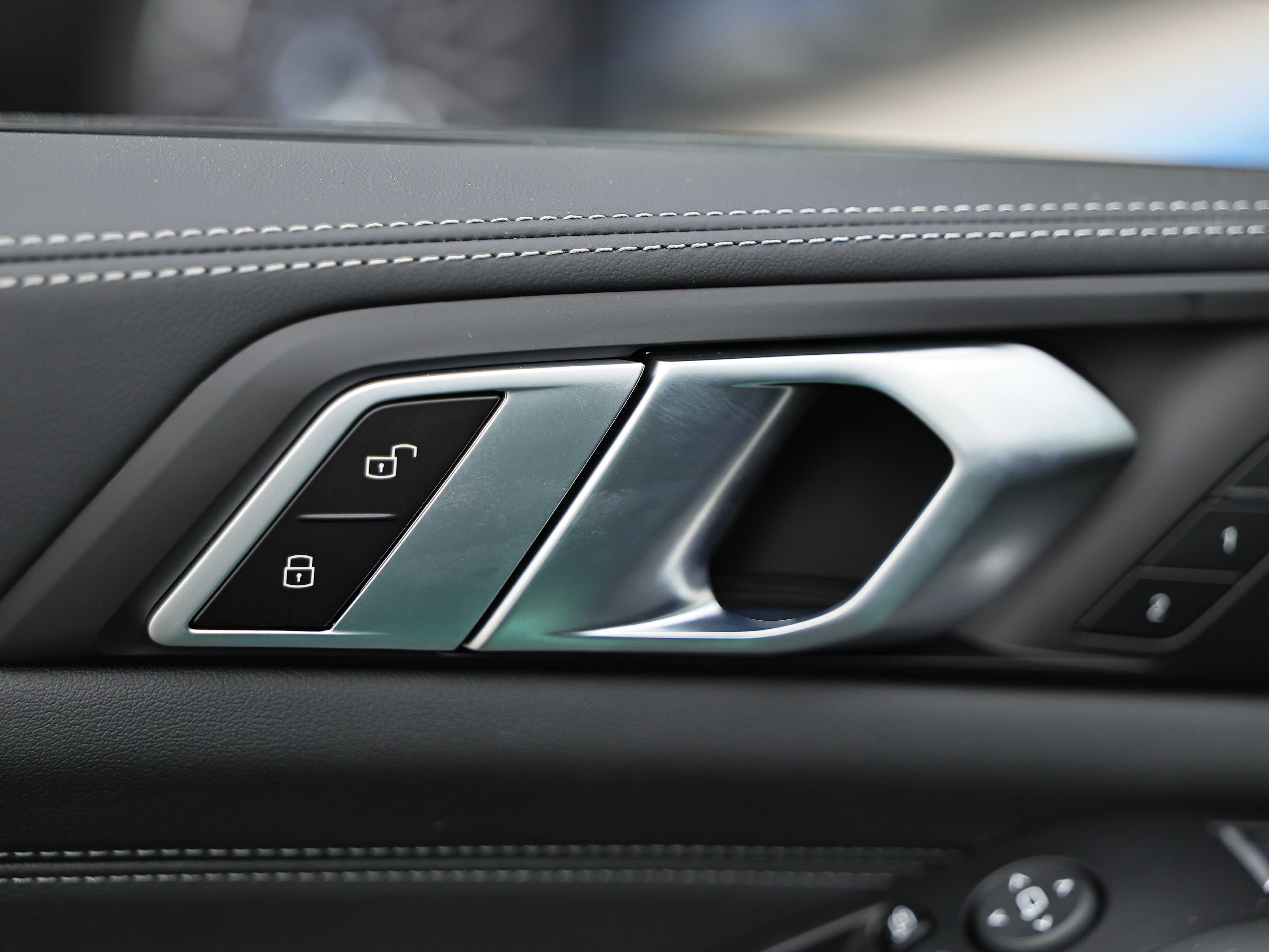New 2026 BMW X5 M Competition w/ Executive Package AWD/4WD image 15
