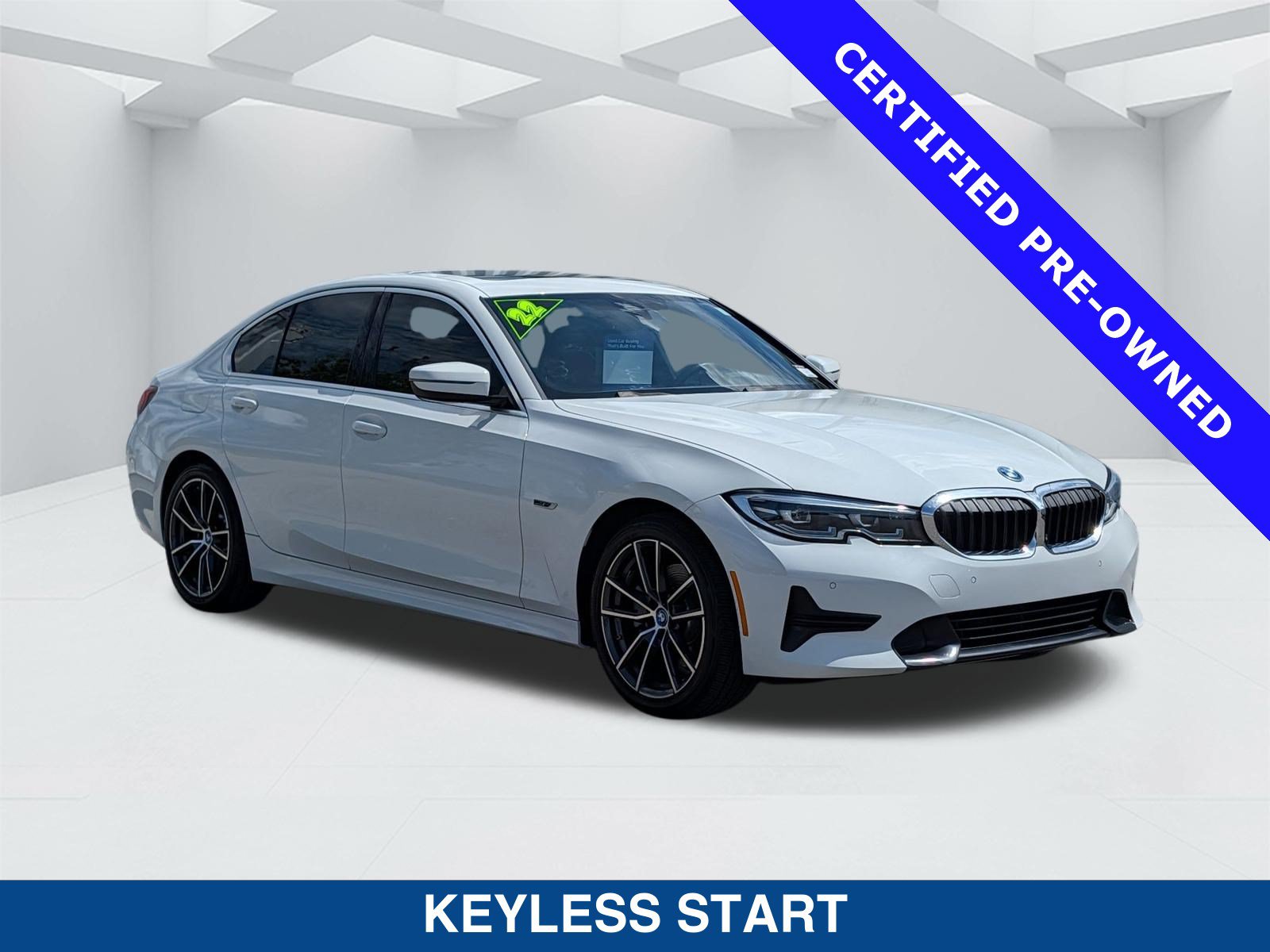 Used 2022 BMW 330e w/ Convenience Package RWD image 3