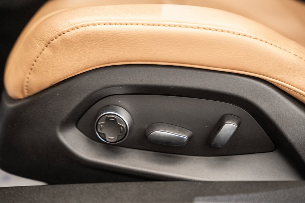 Used 2024 Chevrolet Corvette Stingray Premium Cpe w/ Z51 Performance Package image 33