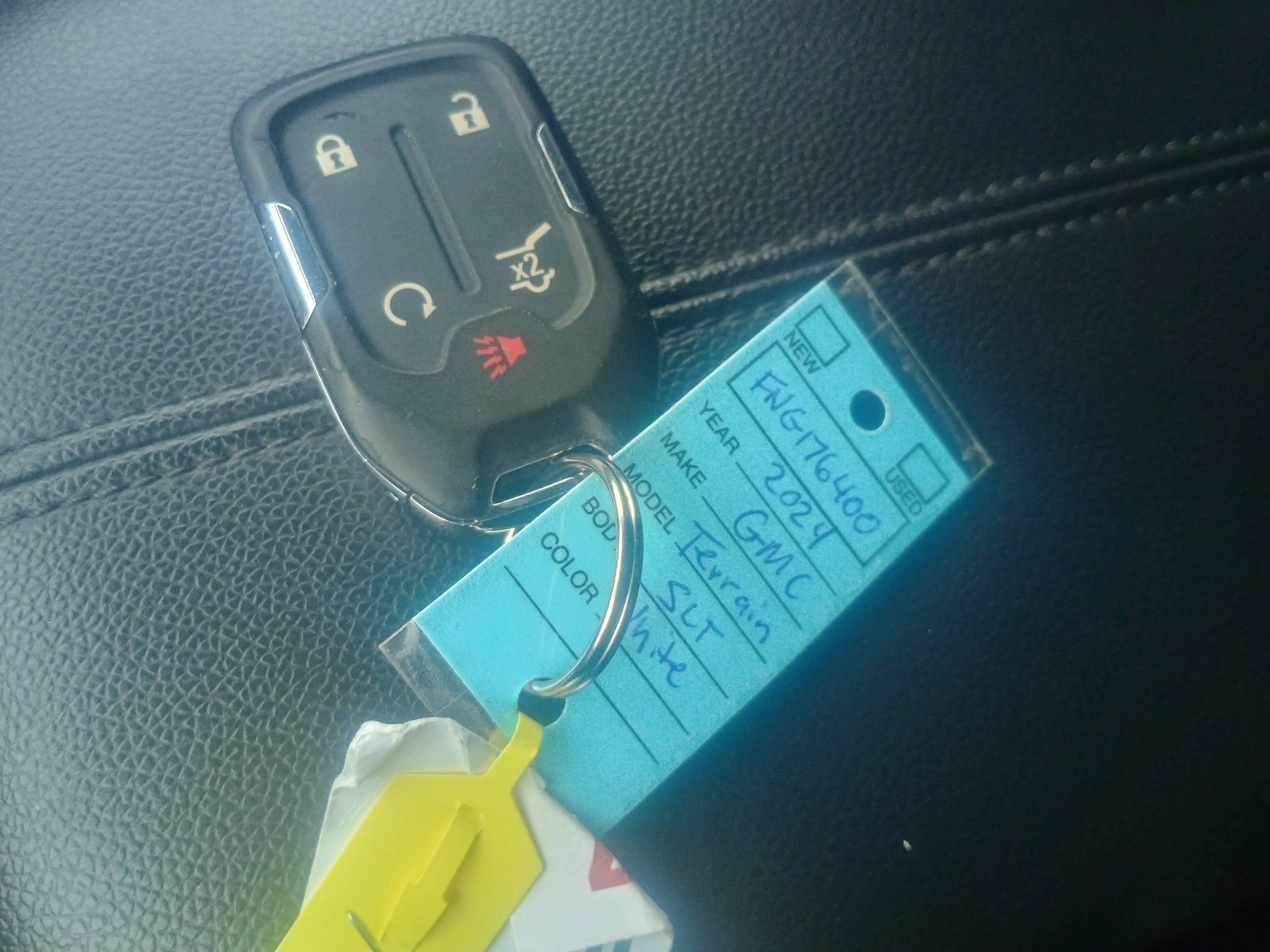 Used 2024 GMC Terrain SLT image 32