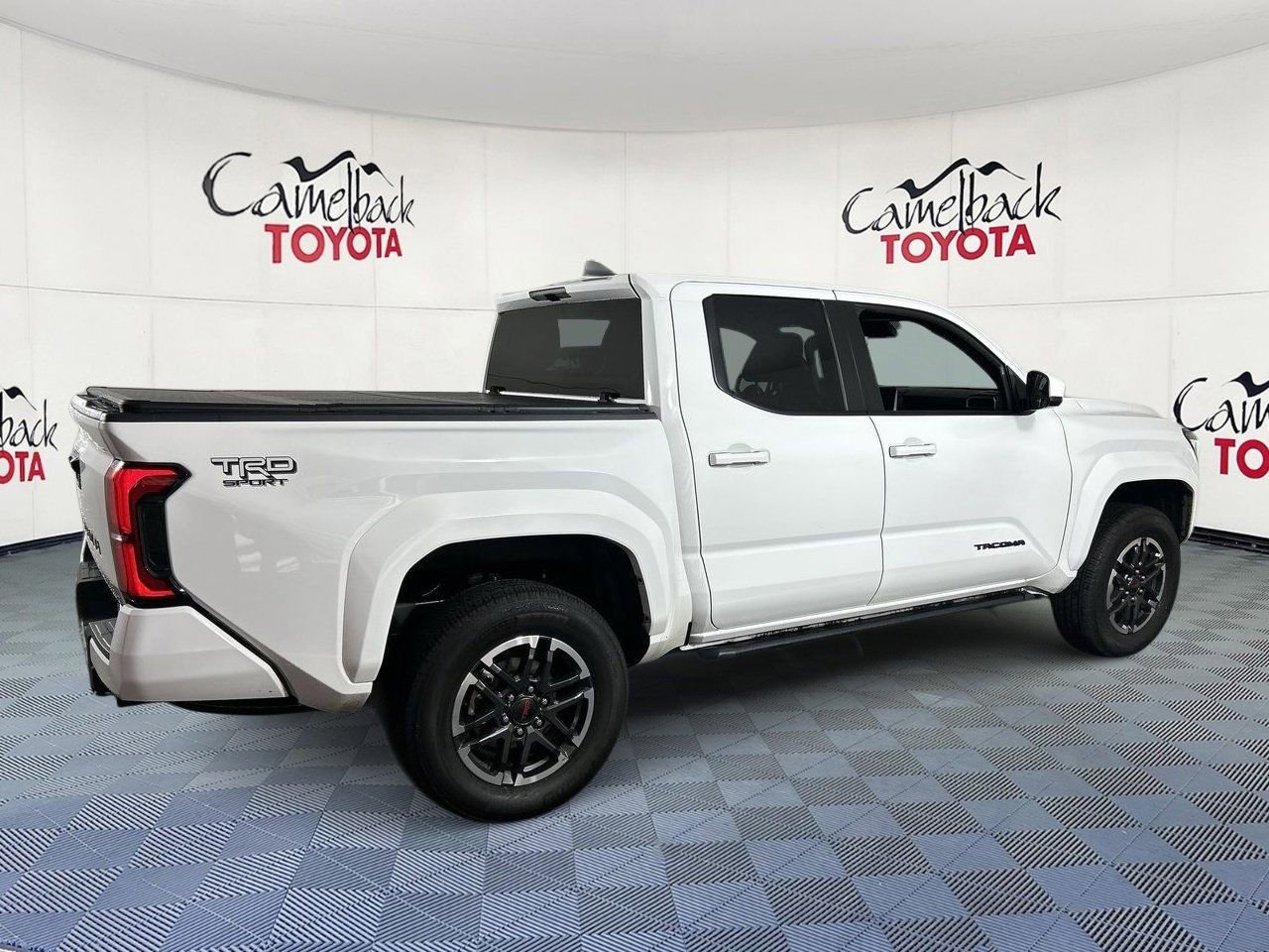 Used 2025 Toyota Tacoma TRD Sport image 7