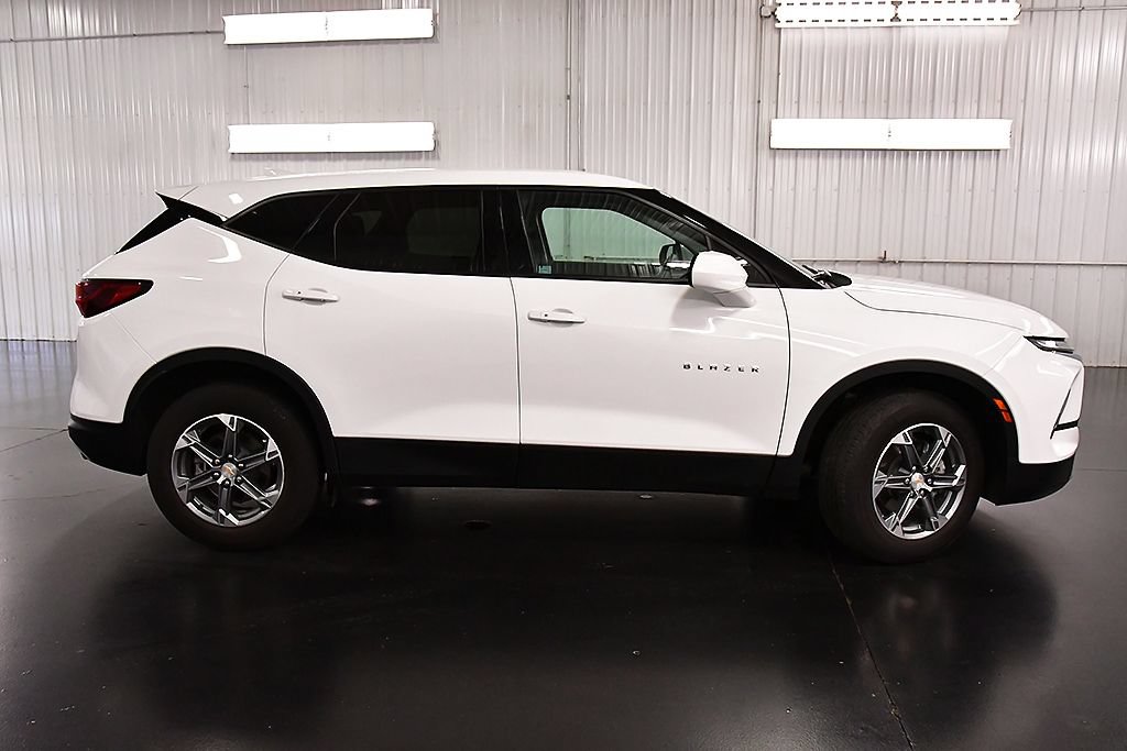 Used 2023 Chevrolet Blazer LT w/ Driver Confidence Package AWD/4WD image 8