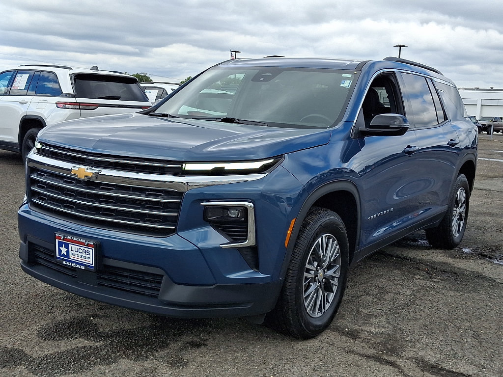 Used 2025 Chevrolet Traverse LT AWD/4WD image 5