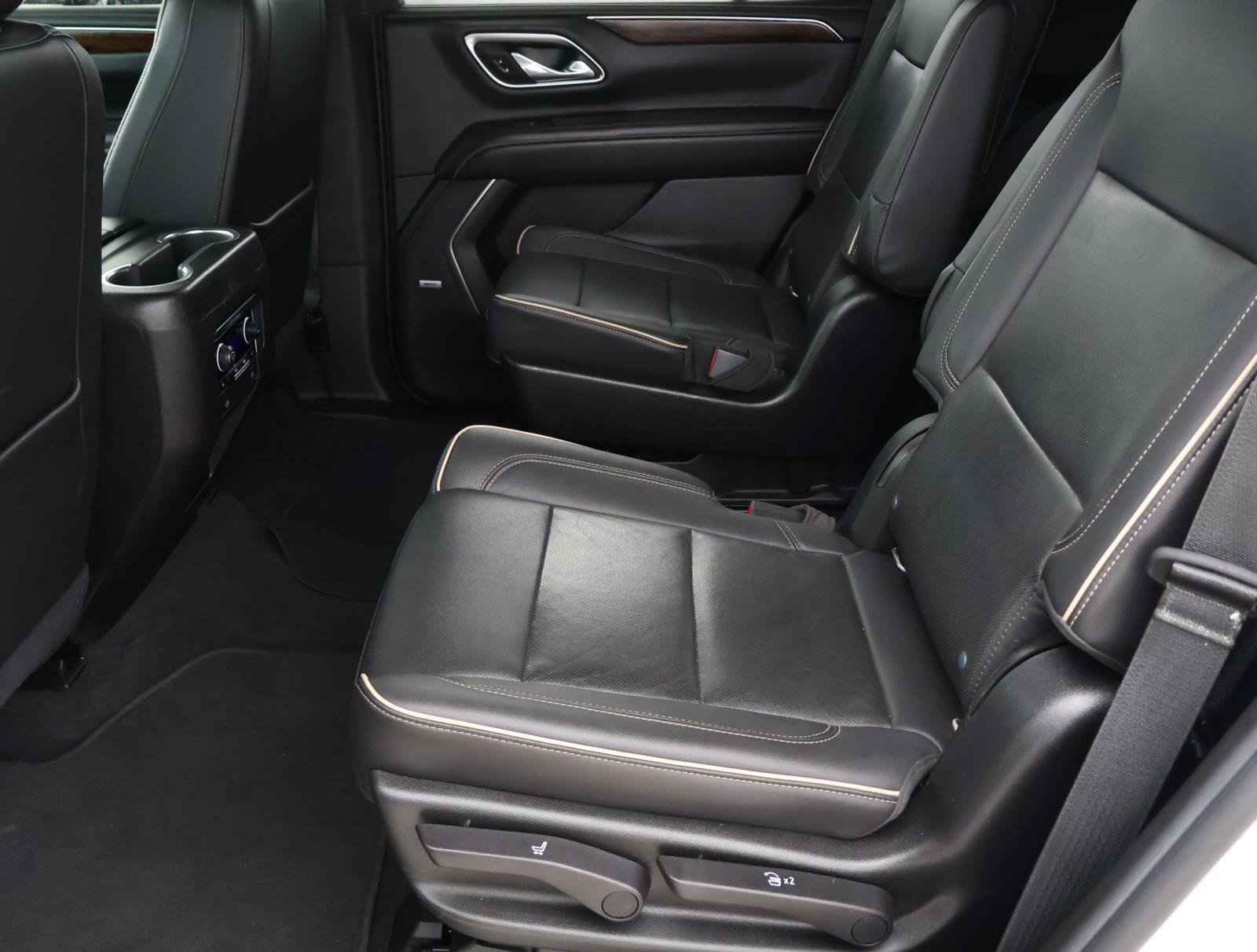 Used 2021 Chevrolet Tahoe Premier w/ Premium Package RWD image 22
