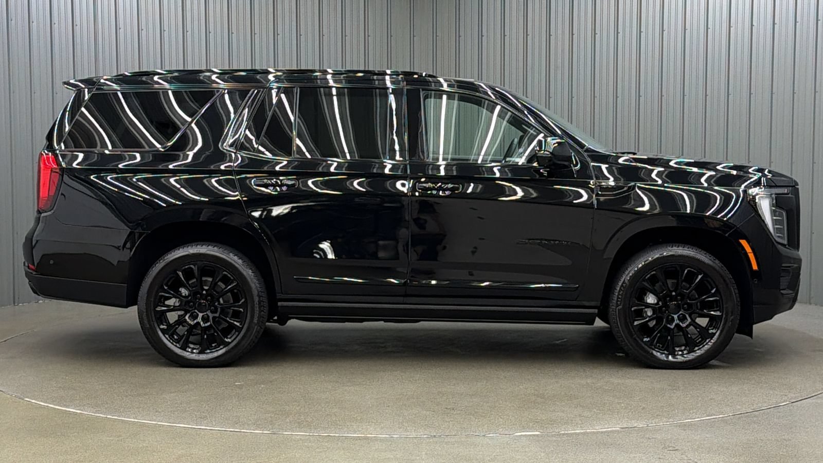Used 2026 GMC Yukon Denali w/ Sun & Power Step Package AWD/4WD image 6