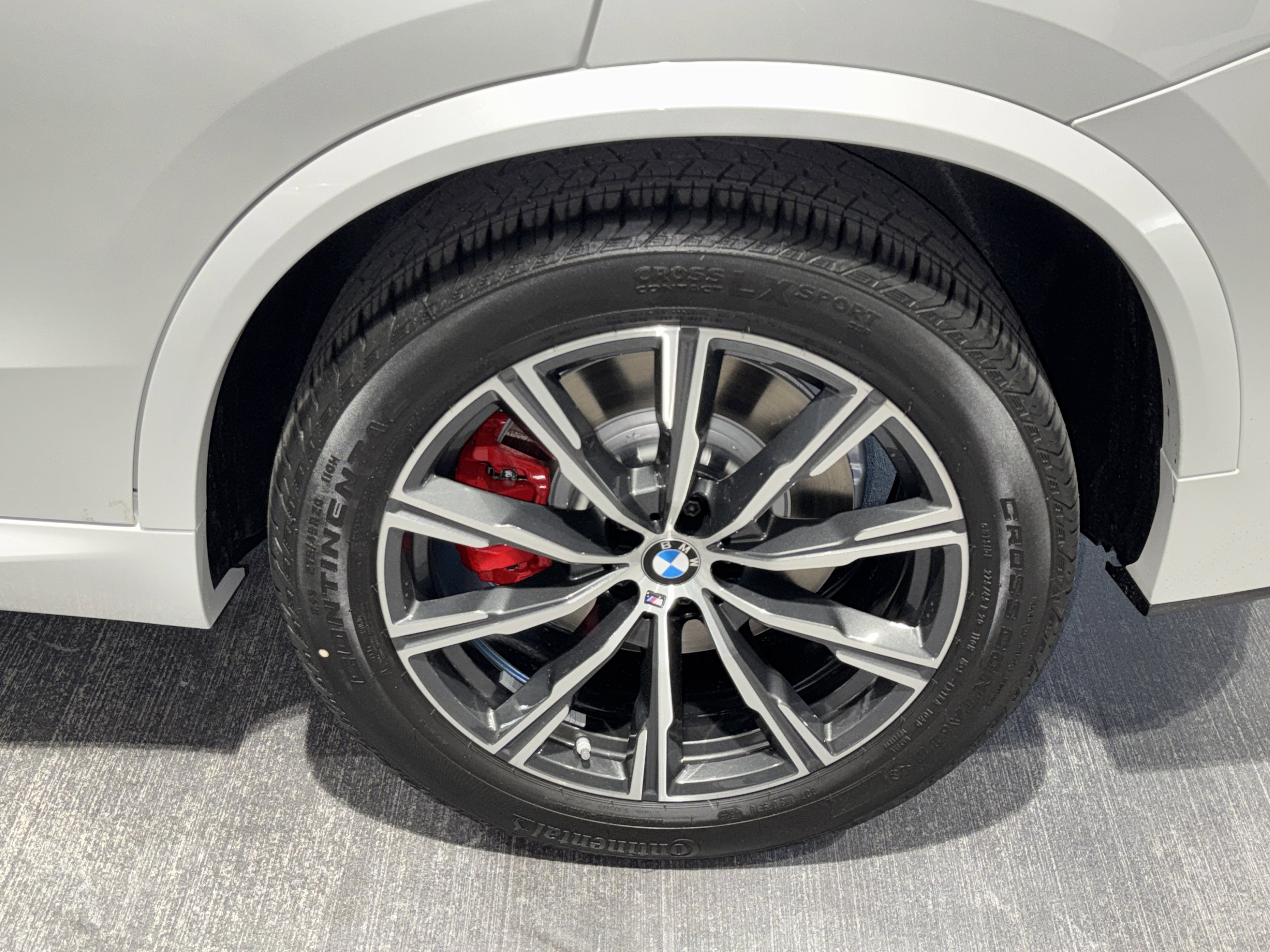New 2026 BMW X5 xDrive50e w/ M Sport Package AWD/4WD image 25