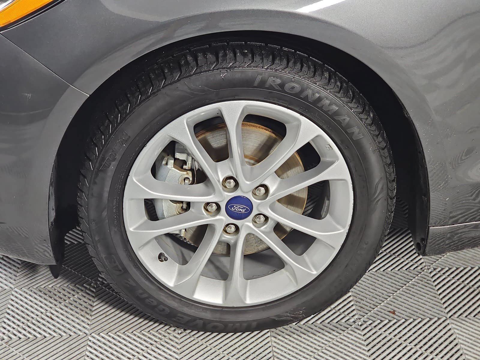 Used 2019 Ford Fusion SE FWD image 10