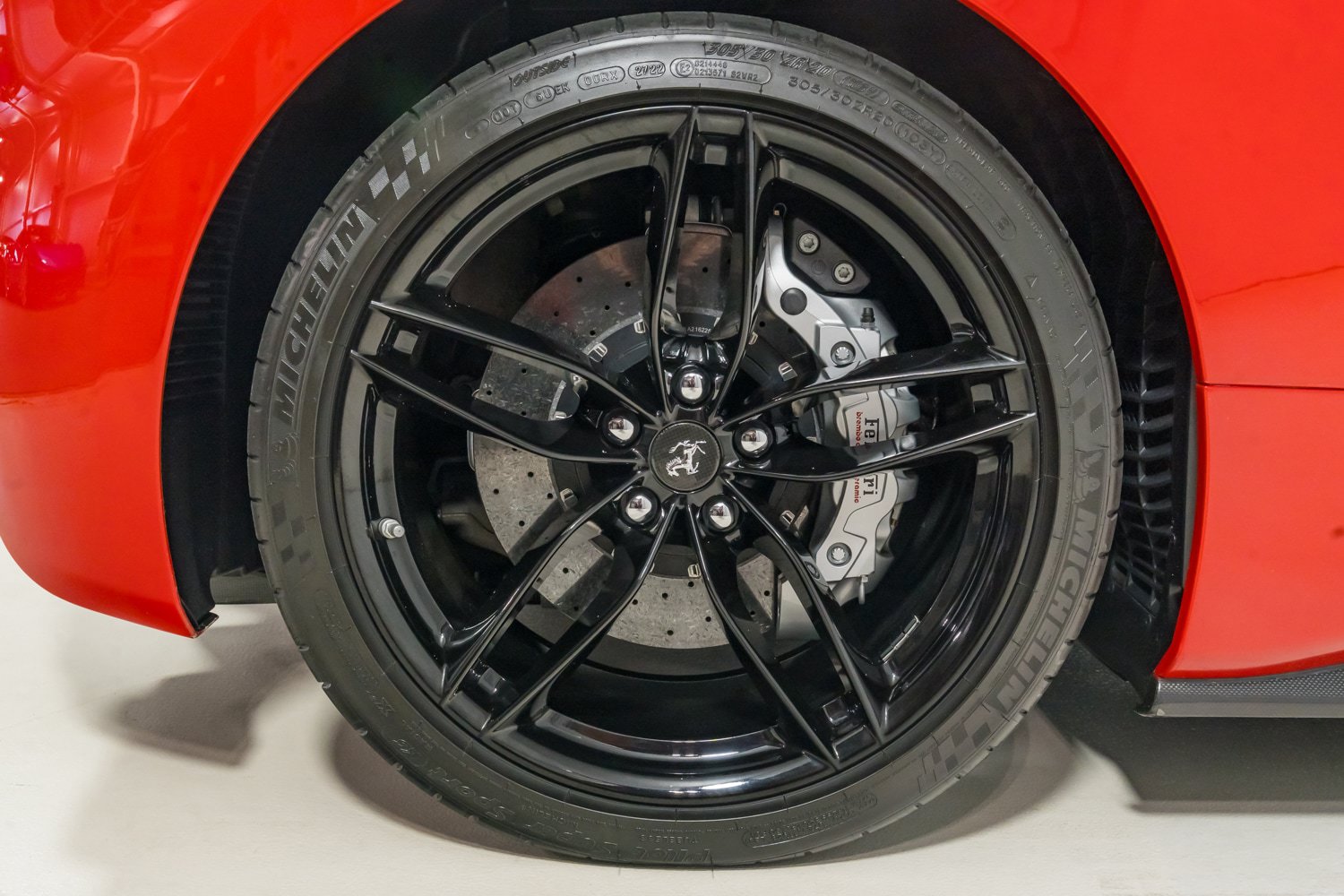 Used 2018 Ferrari 488 GTB RWD image 15