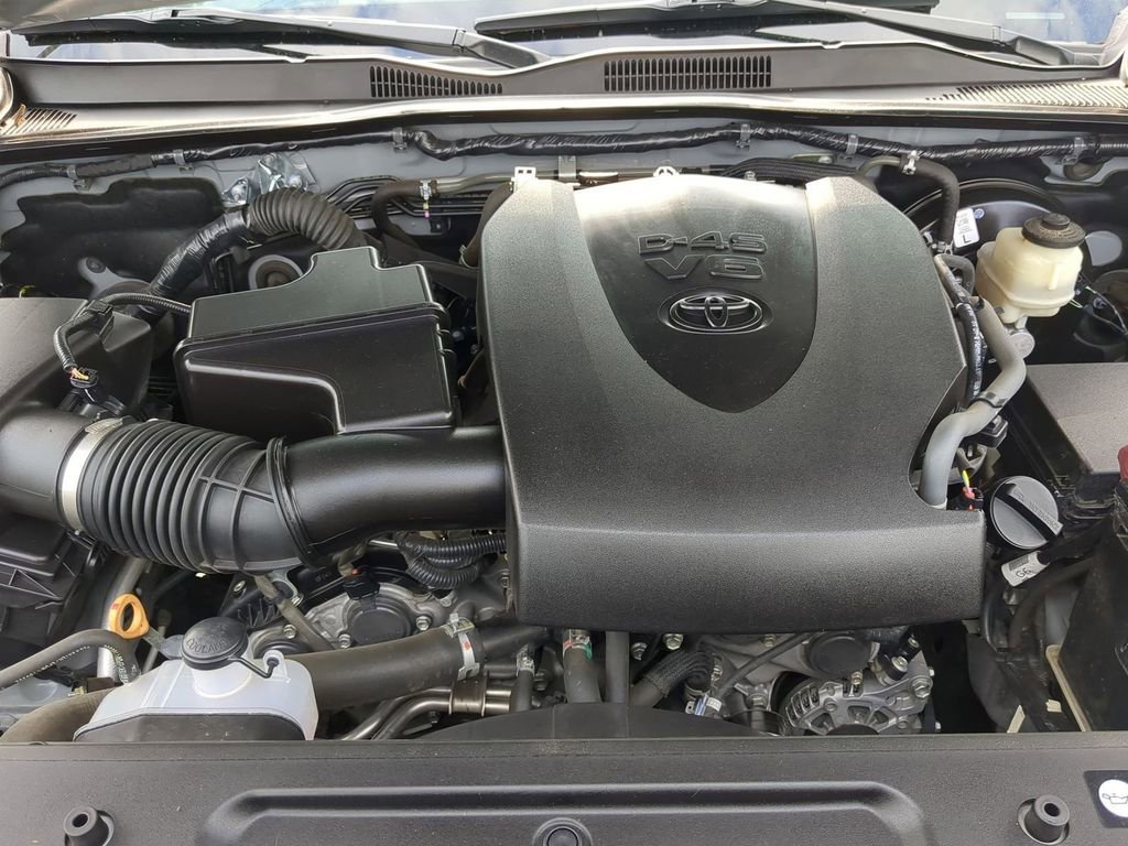 Used 2018 Toyota Tacoma TRD Sport RWD image 31