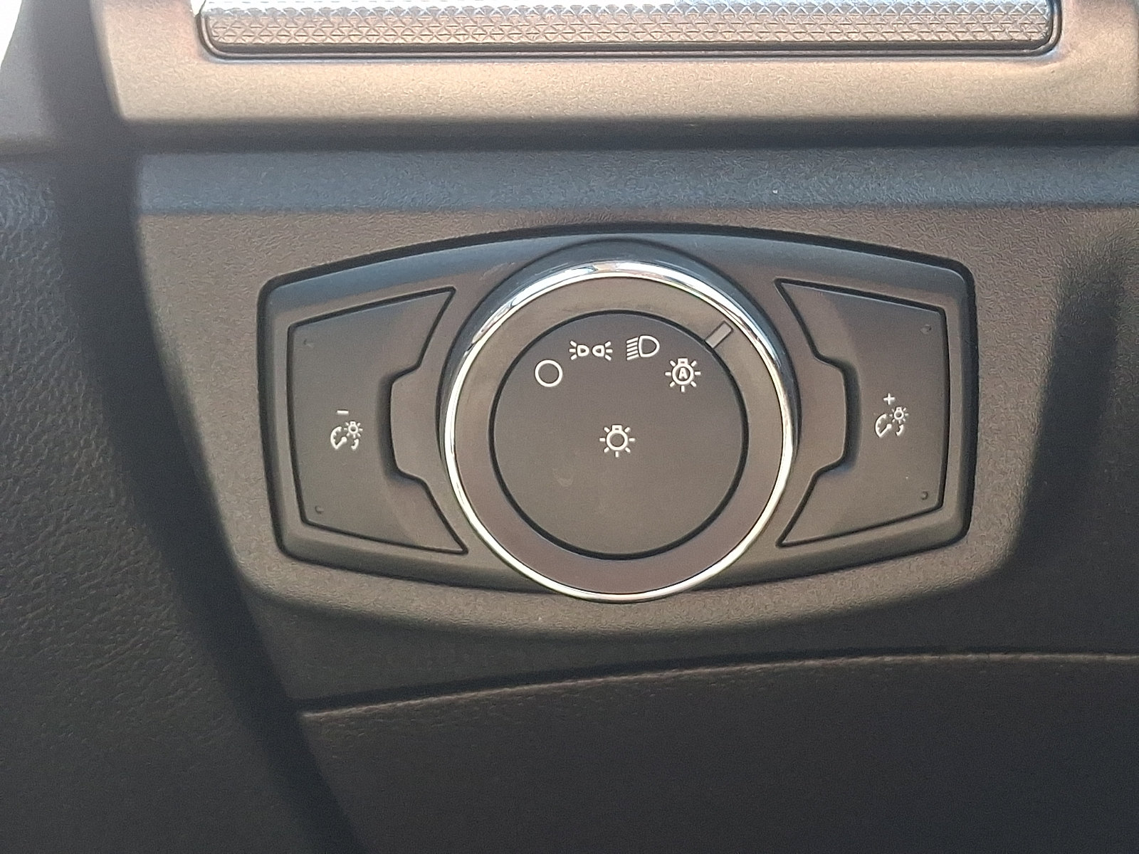 Used 2017 Ford Fusion S FWD image 23
