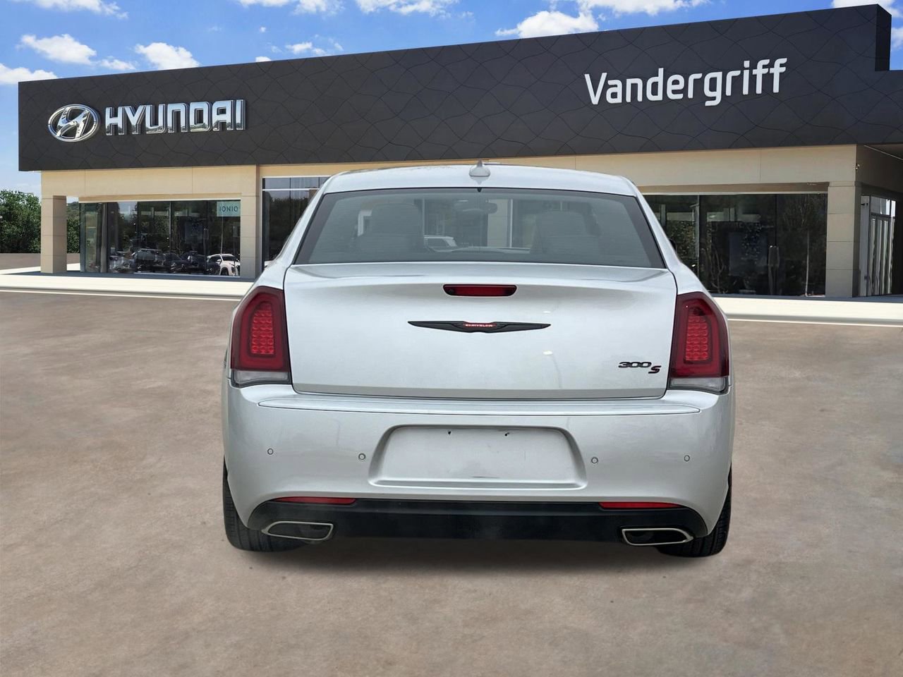 Used 2023 Chrysler 300 S image 11