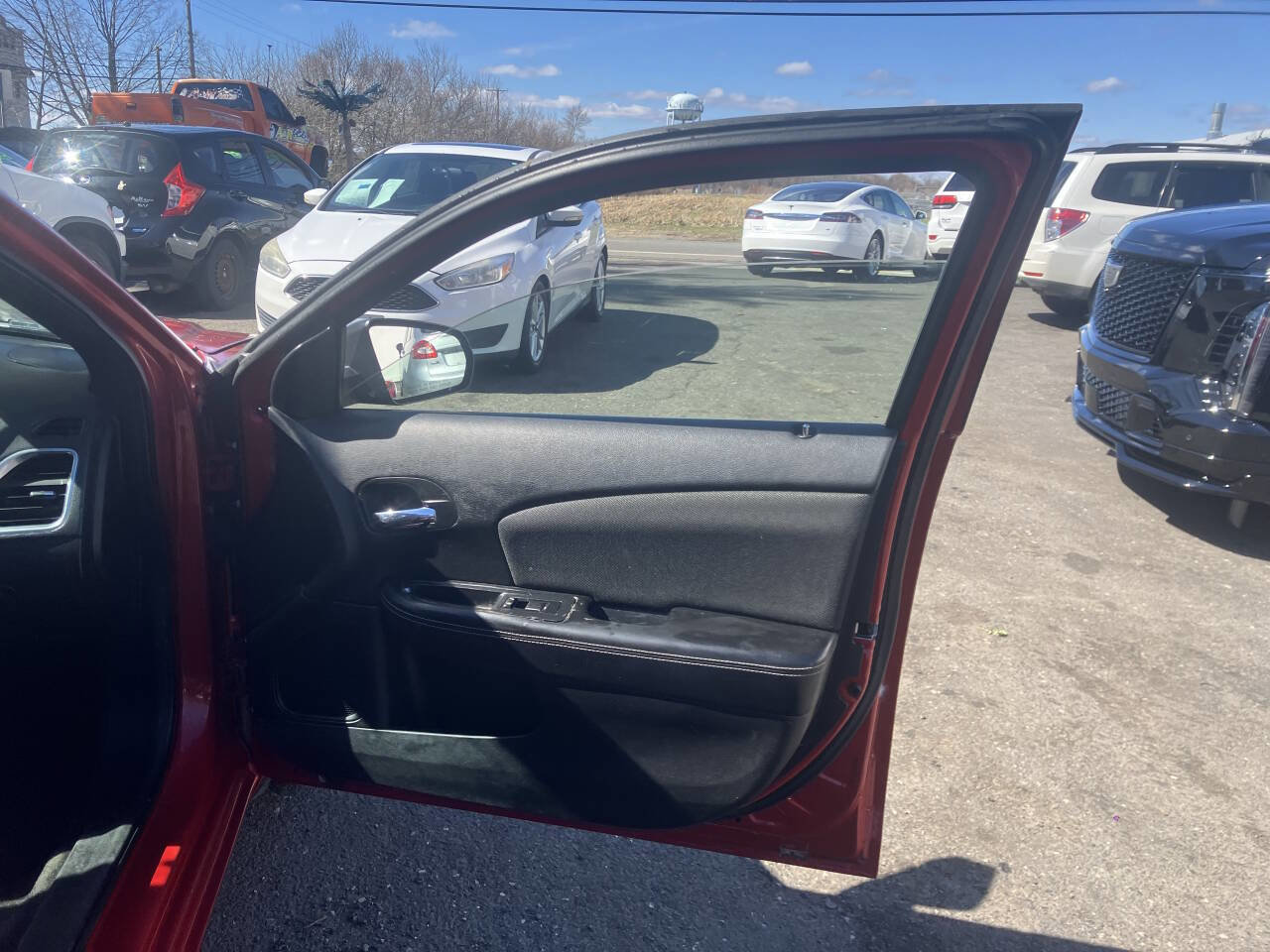 Used 2013 Dodge Avenger SE image 20