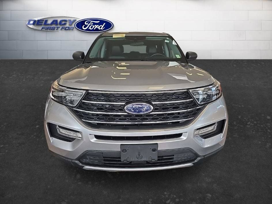 Used 2023 Ford Explorer XLT w/ Equipment Group 202A AWD/4WD image 11
