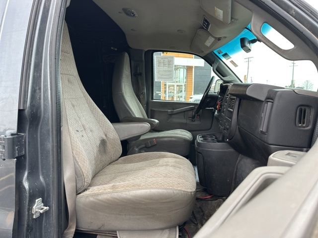 Used 2016 Chevrolet Express 2500 image 24