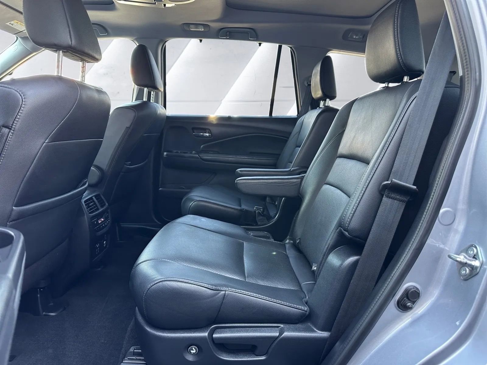 Used 2019 Honda Pilot Elite image 11