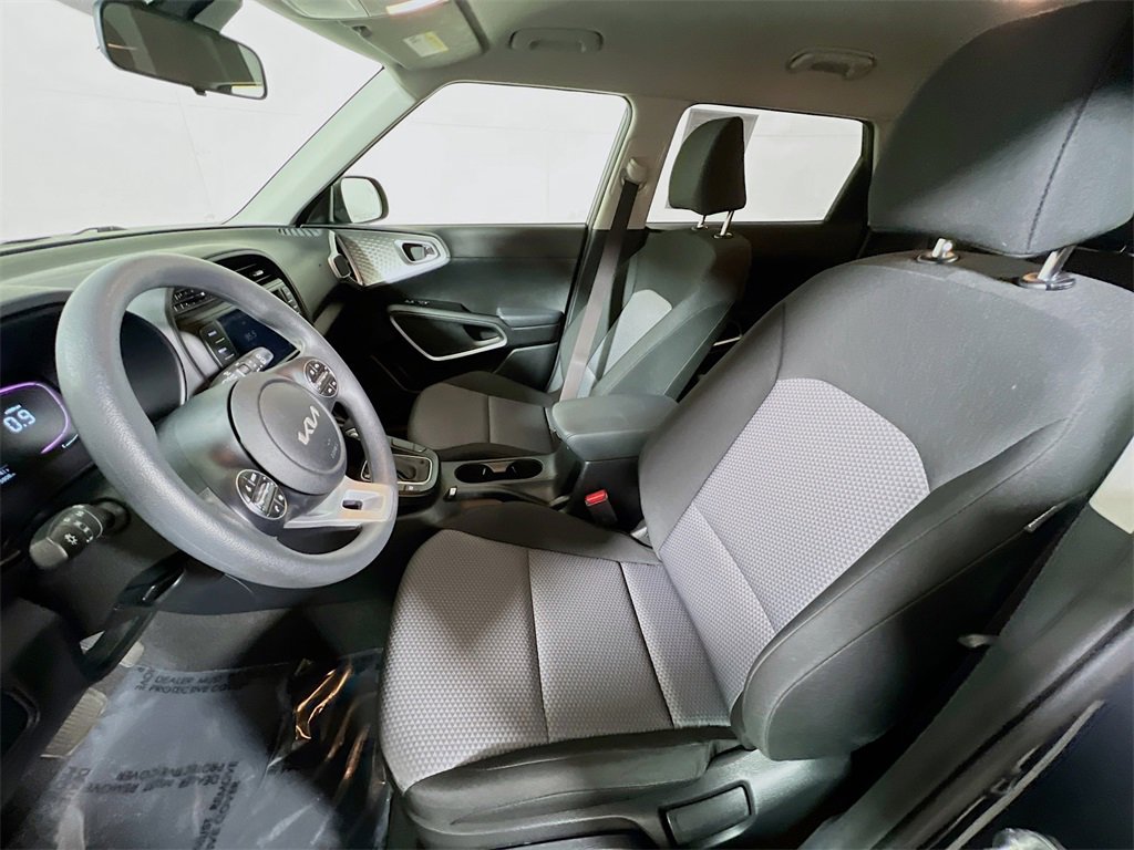 Used 2023 Kia Soul LX w/ LX Technology Package image 19