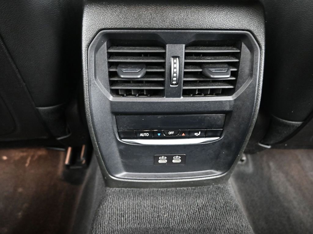 Used 2022 BMW 330i Sedan w/ Premium Package image 32