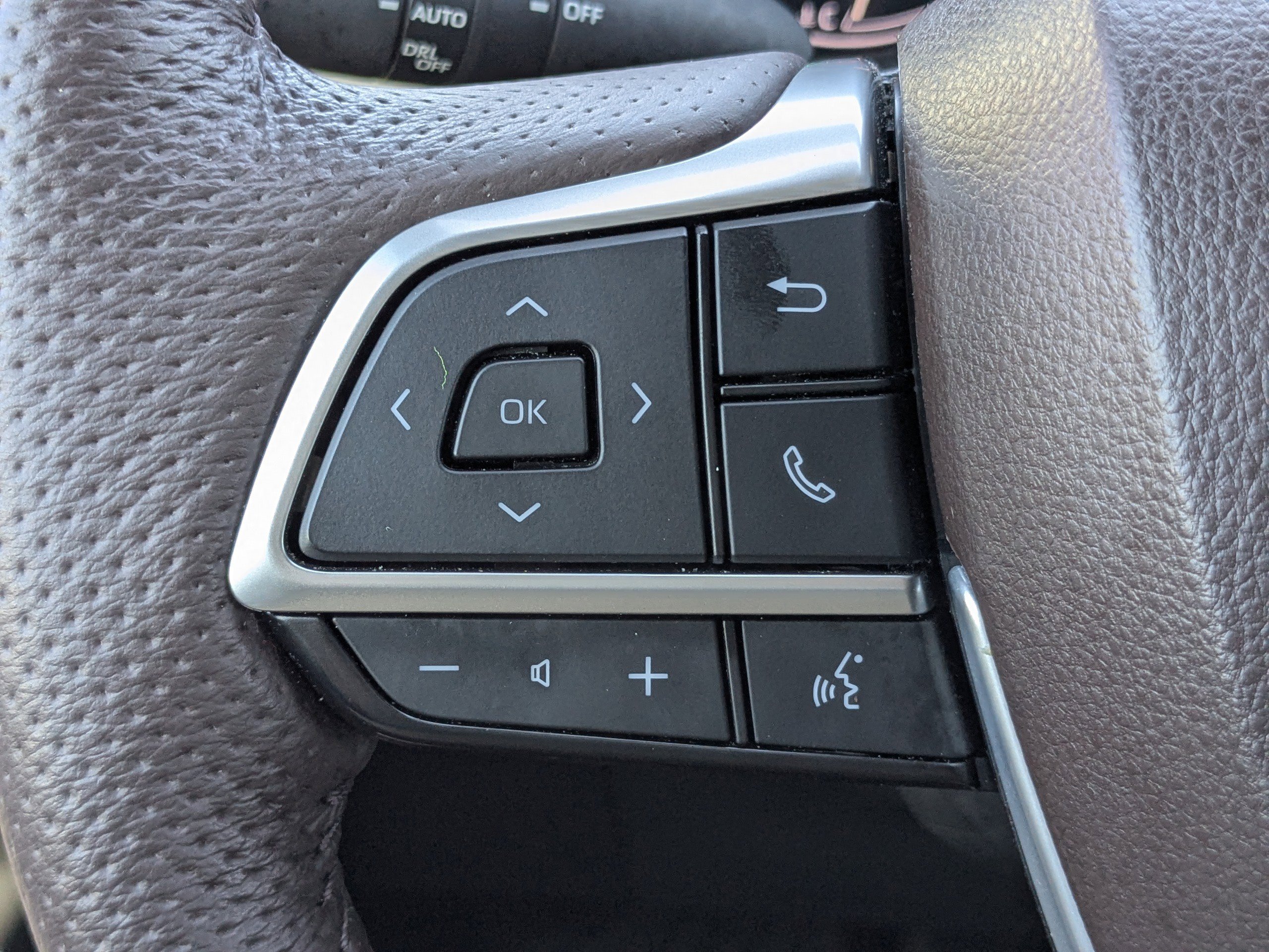 Used 2024 Toyota Sienna Platinum image 28