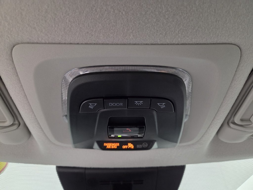 Used 2023 Toyota Corolla Cross LE FWD image 12