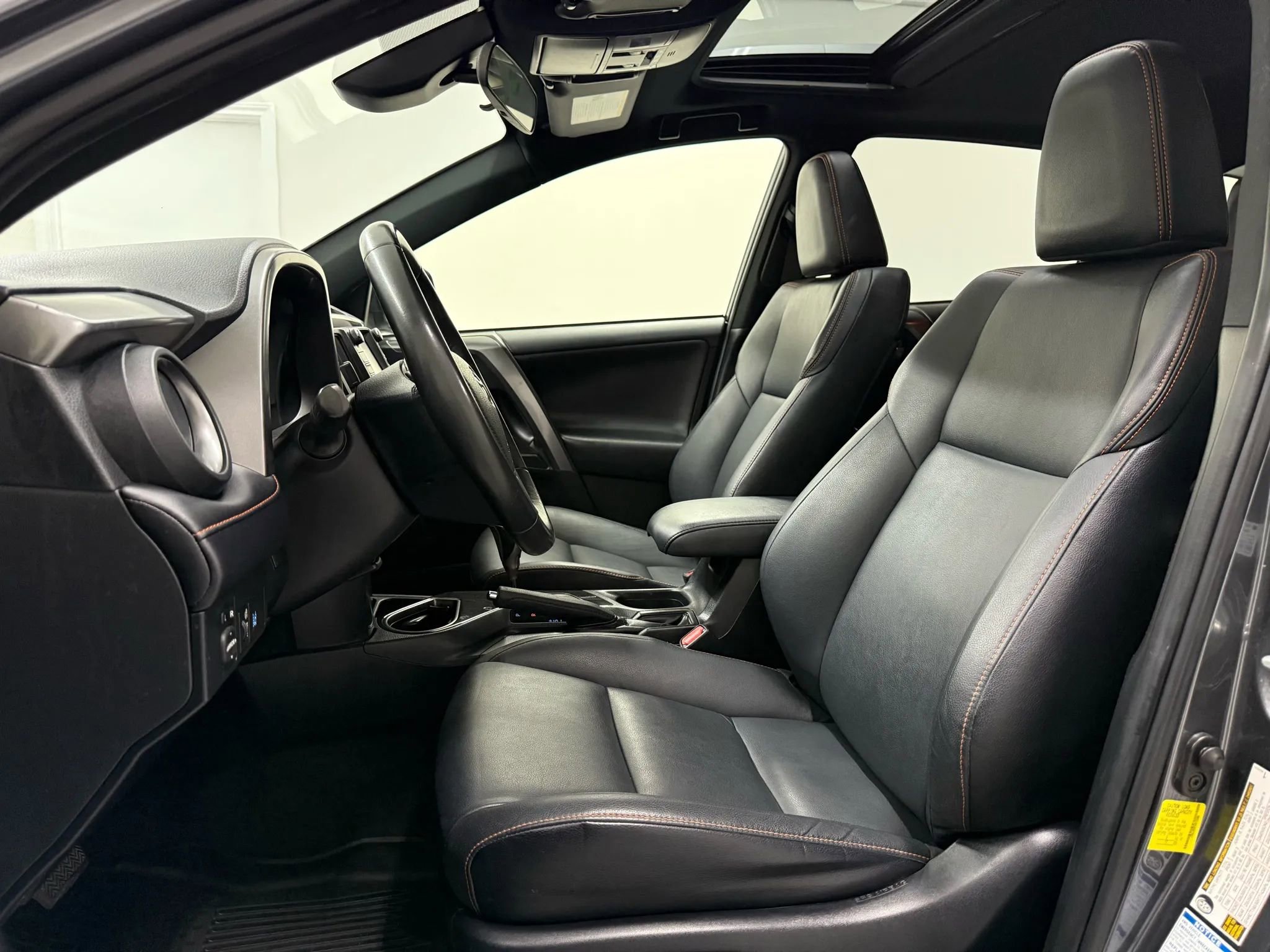 Used 2017 Toyota RAV4 SE w/ Advanced Technology Package image 14