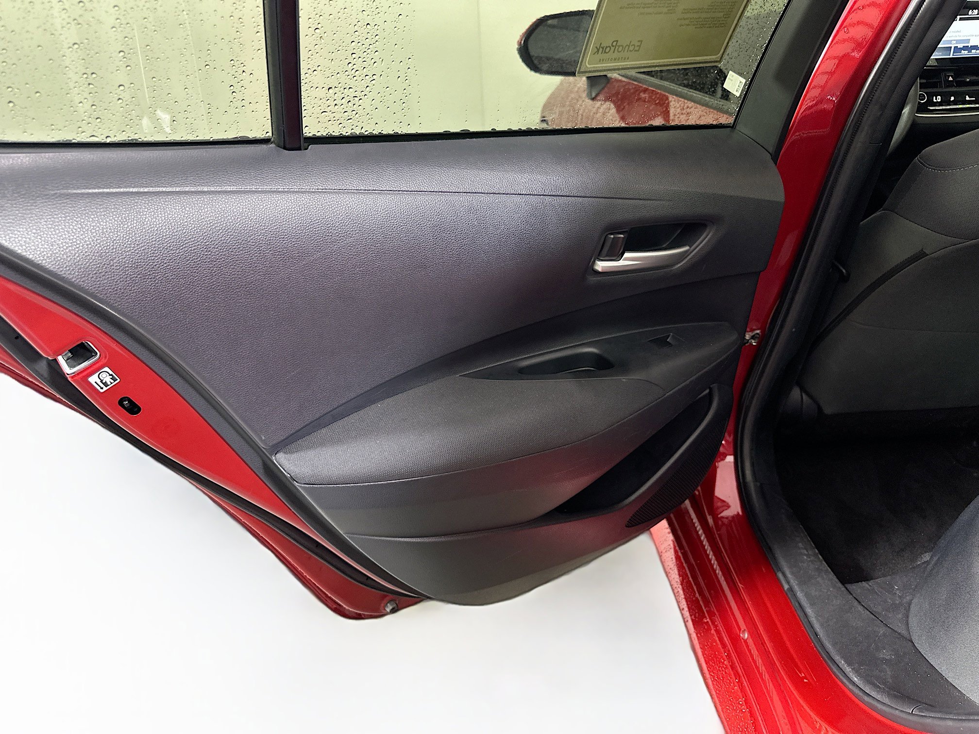 Used 2020 Toyota Corolla LE image 25