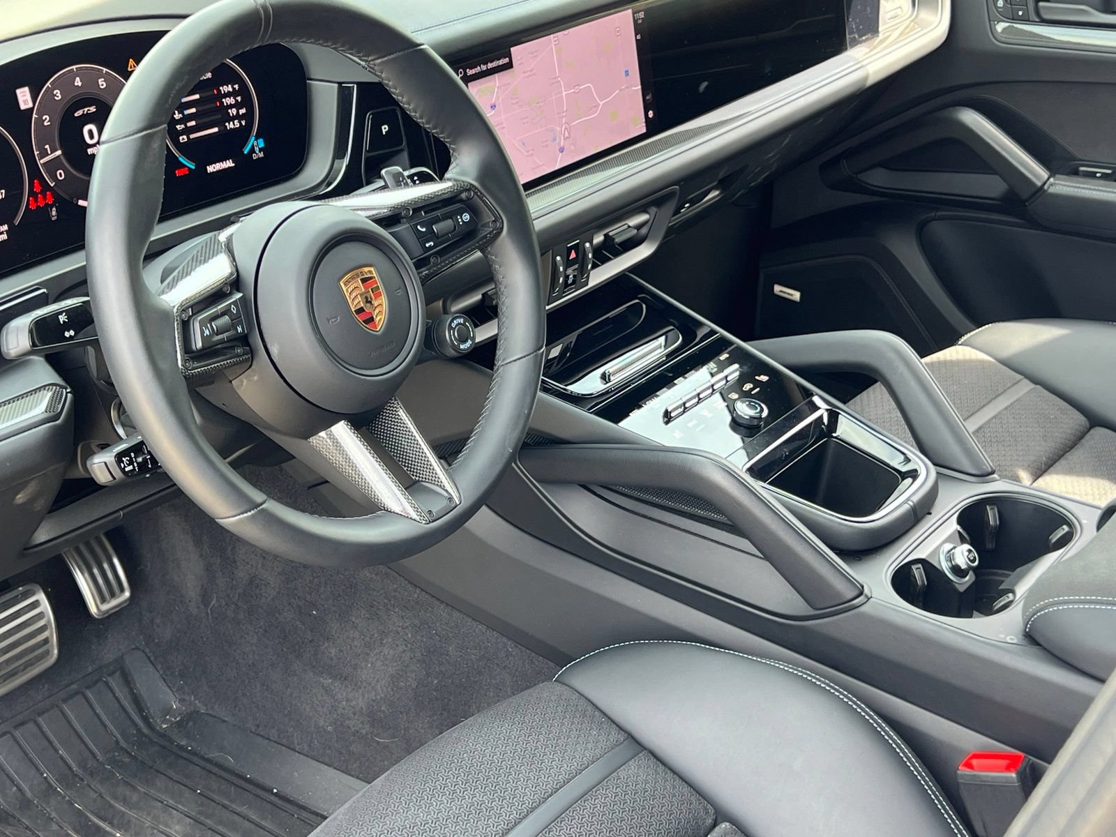 Certified 2025 Porsche Cayenne GTS AWD/4WD image 4