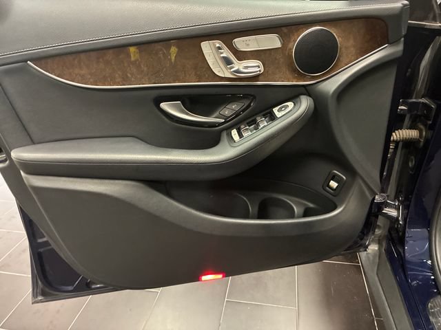 Used 2017 Mercedes-Benz GLC 300 4MATIC image 10