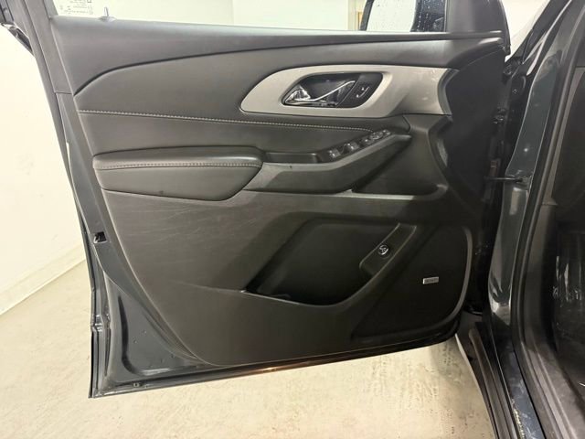 Used 2020 Chevrolet Traverse LT w/ LT Premium Package image 9
