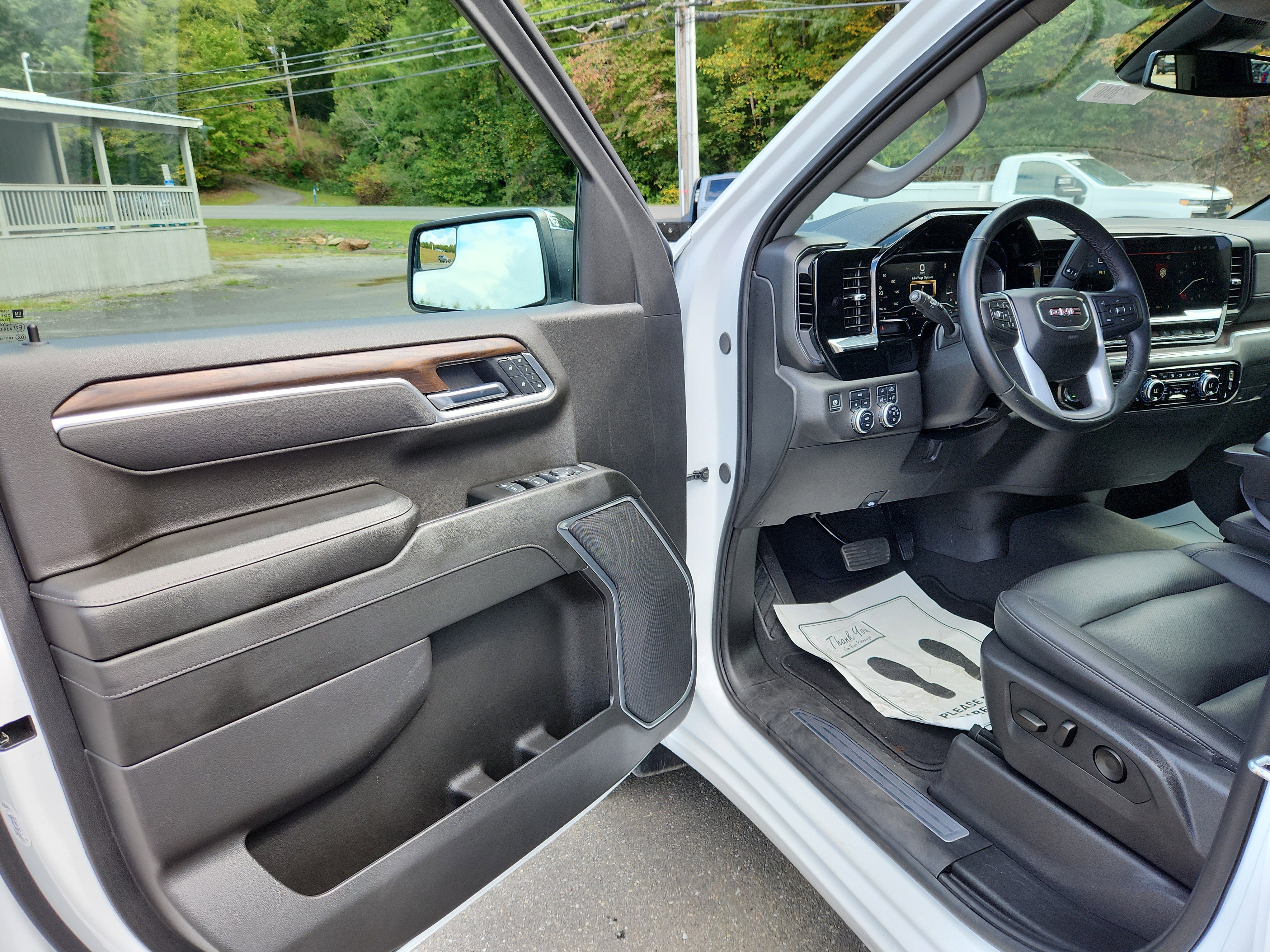 Used 2025 GMC Sierra 1500 SLT image 20