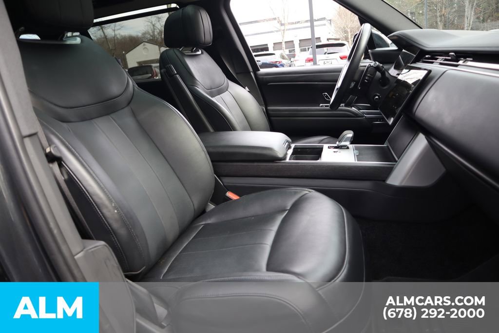 Used 2025 Land Rover Range Rover Long Wheelbase SE image 32