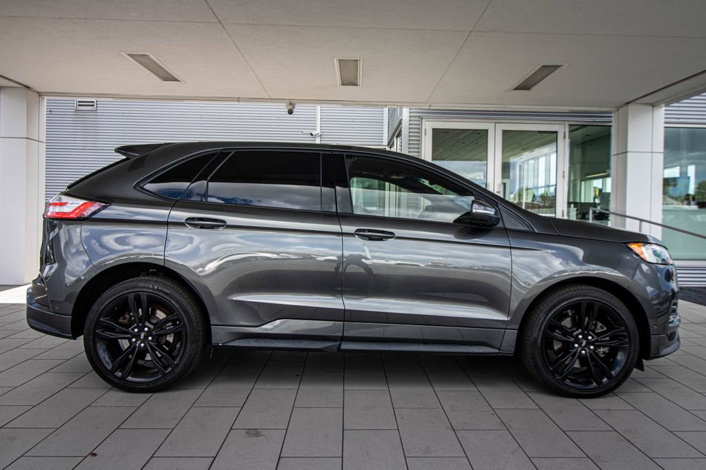 Used 2019 Ford Edge ST w/ Equipment Group 401A AWD/4WD image 3