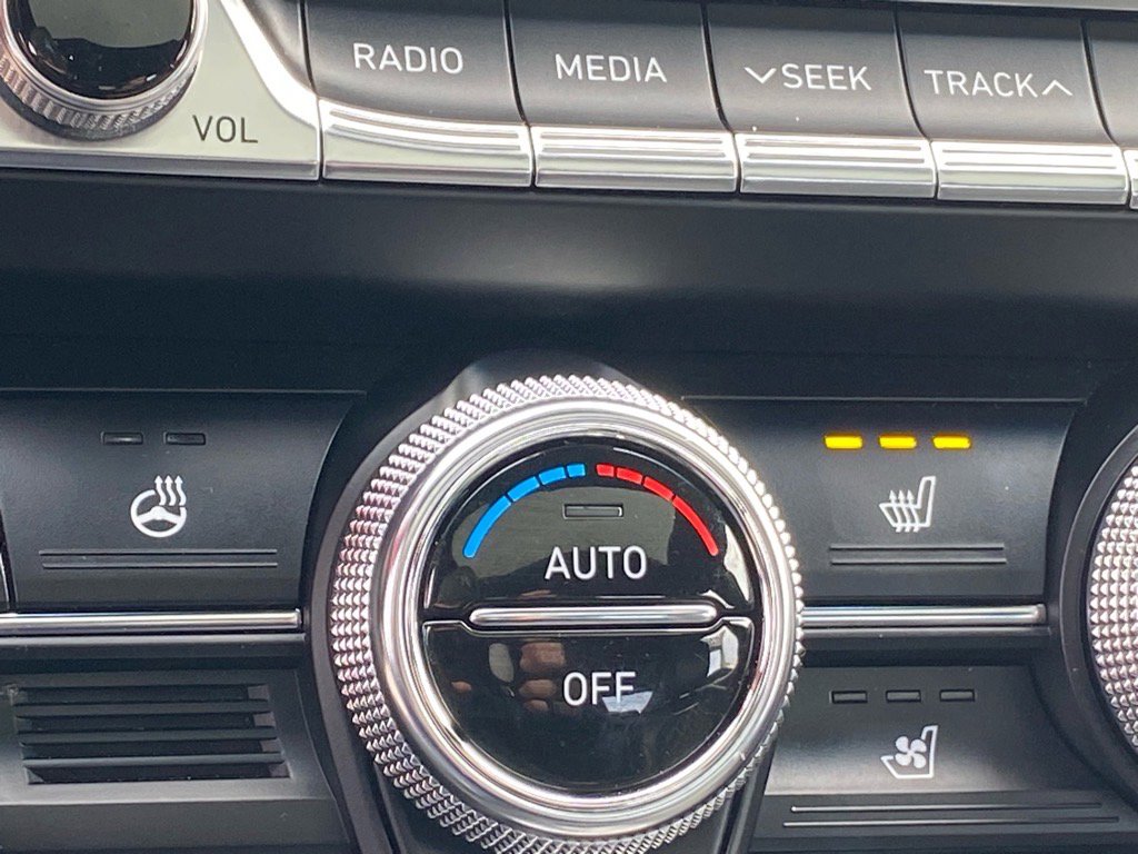 Used 2021 Genesis G70 3.3T w/ Sport Package image 19