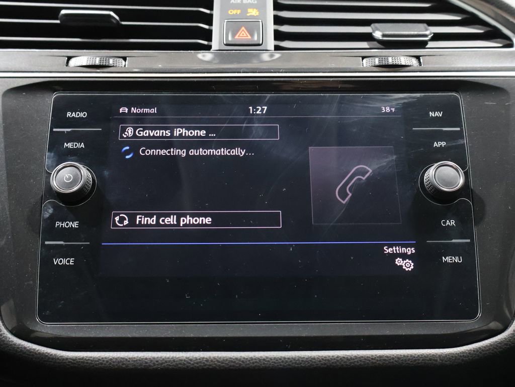 Used 2018 Volkswagen Tiguan SEL Premium w/ 3rd Row Seat Package image 28