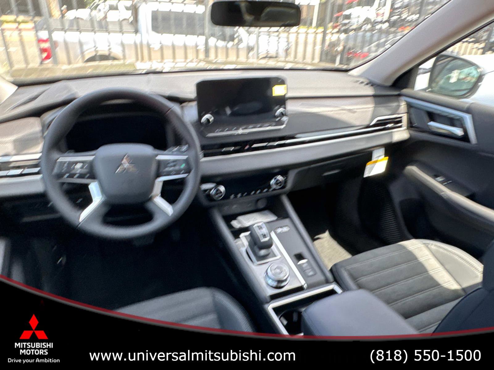 New 2025 Mitsubishi Outlander 4WD Plug-In Hybrid image 12