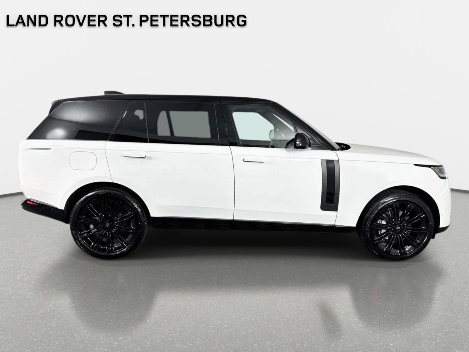 New 2027 Land Rover Range Rover Long Wheelbase SE AWD/4WD image 4