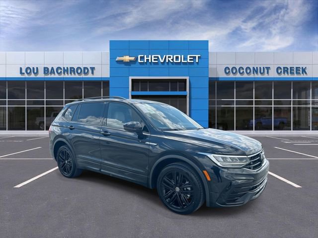 Used 2022 Volkswagen Tiguan SE R-Line image 2