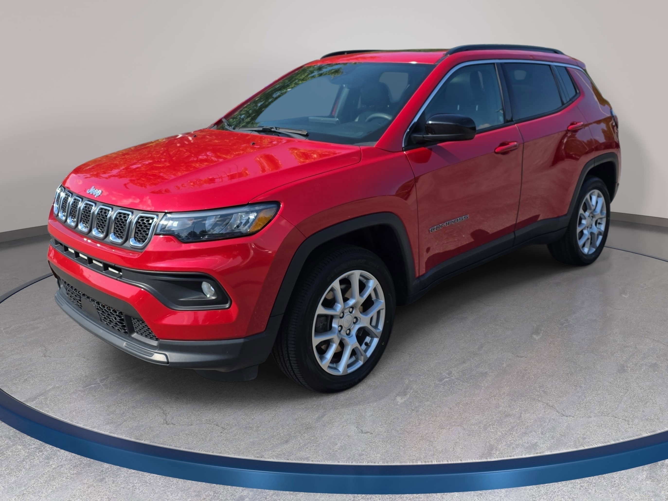Certified 2023 Jeep Compass Latitude w/ Sun and Sound Group AWD/4WD image 1