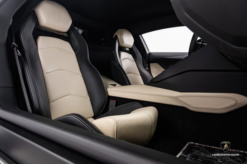 Used 2012 Lamborghini Aventador LP 700-4 image 45
