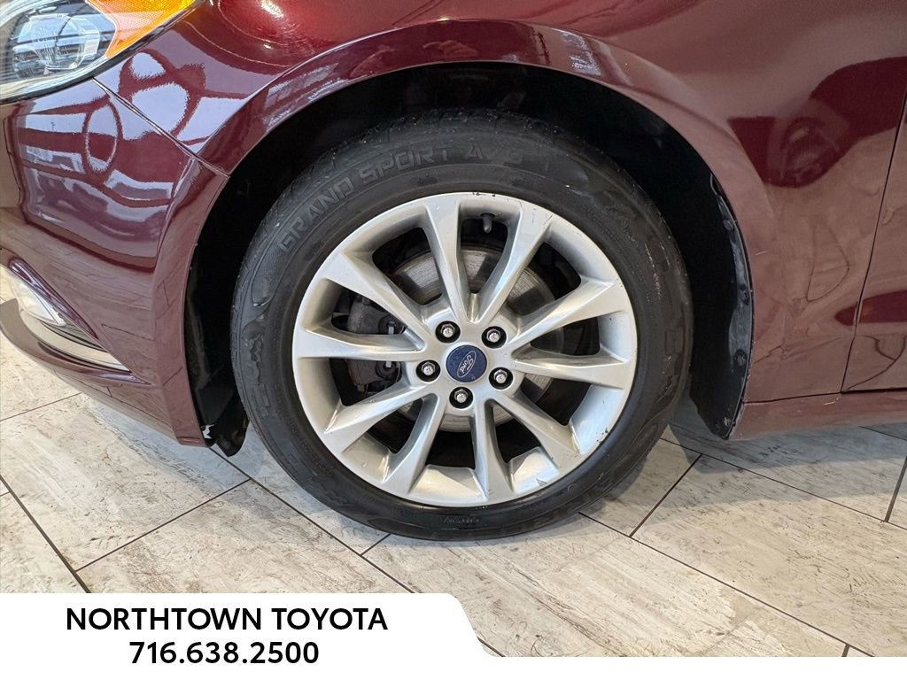 Used 2017 Ford Fusion SE FWD image 34