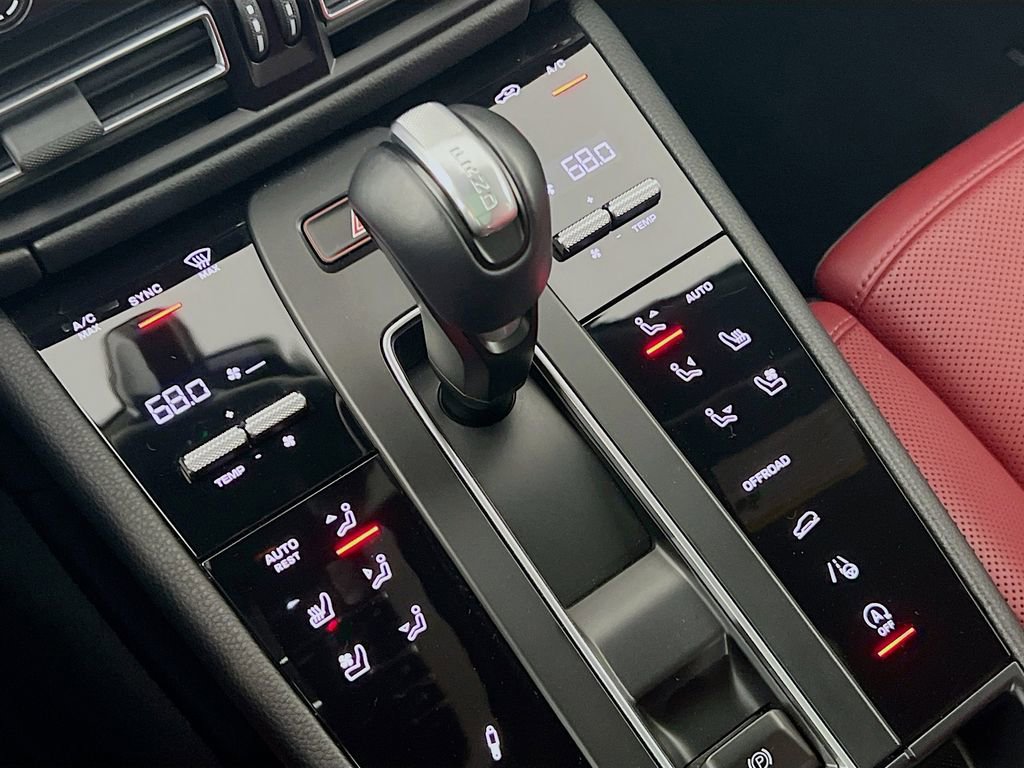Certified 2023 Porsche Macan GTS image 18