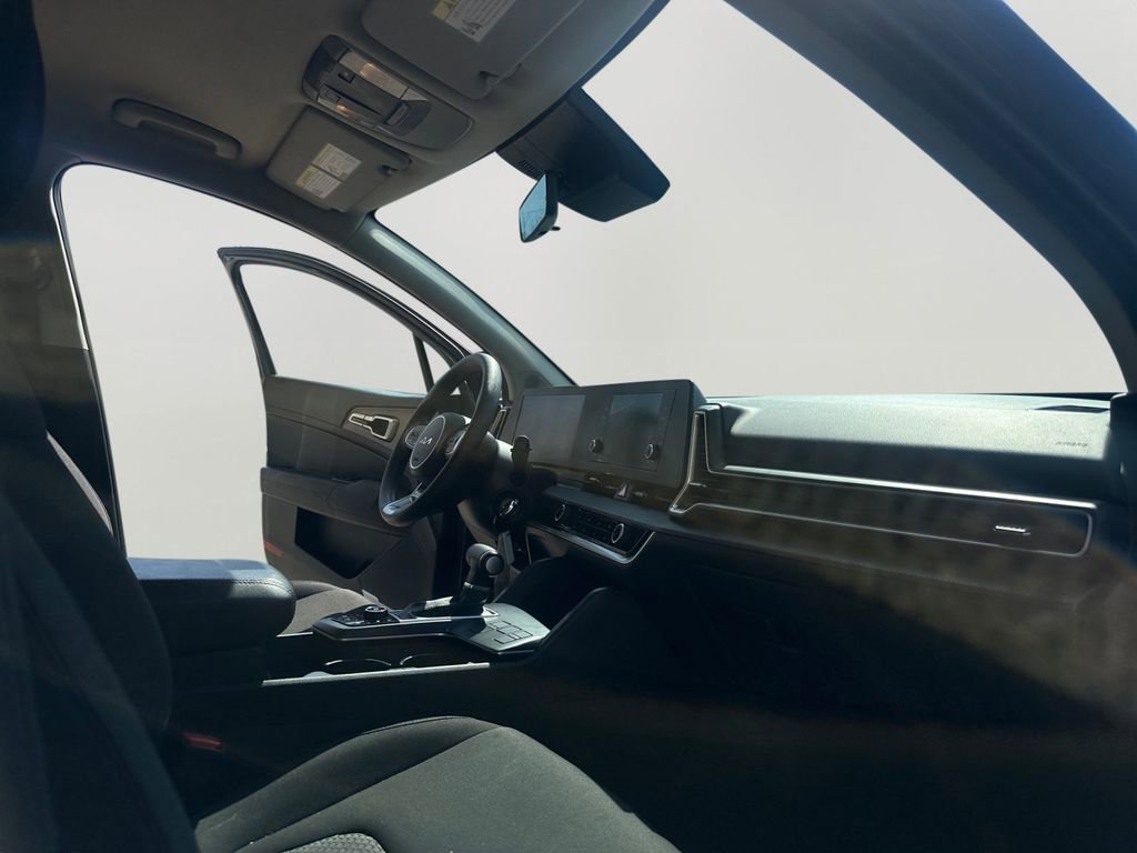 Used 2024 Kia Sportage LX image 11