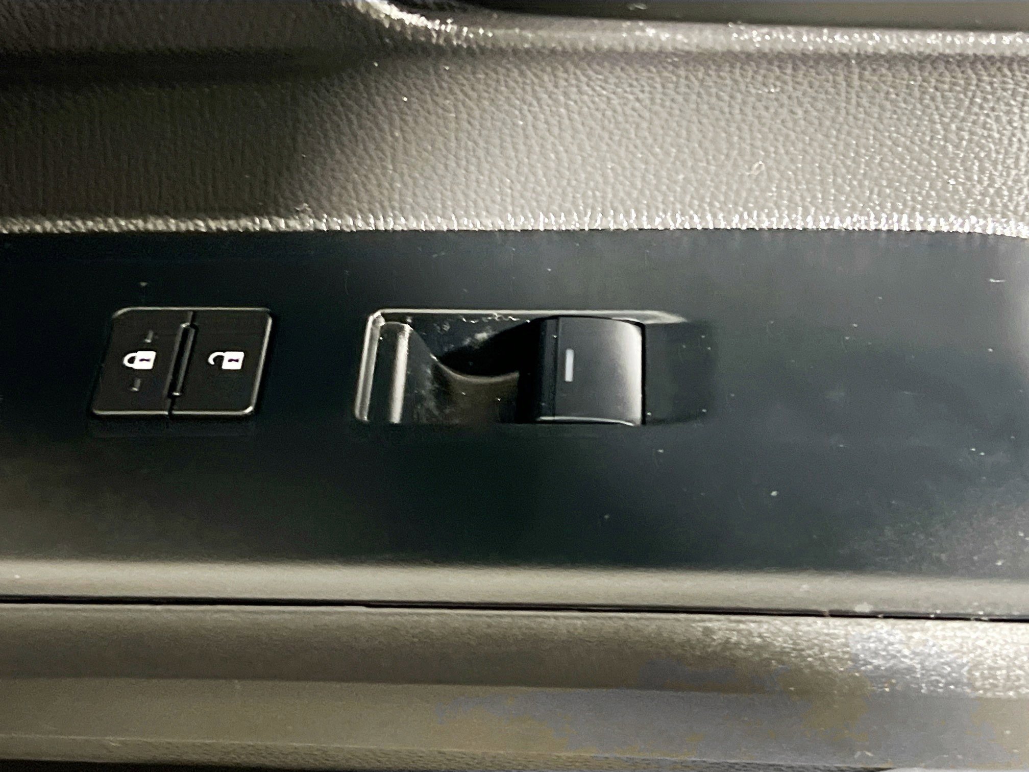 Used 2025 Toyota Tacoma SR w/ SR Upgrade Package image 32