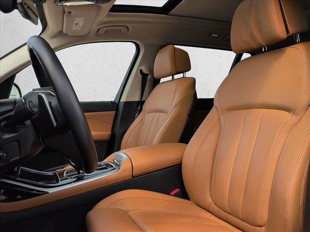 Used 2022 BMW X7 xDrive40i w/ Premium Package AWD/4WD image 17