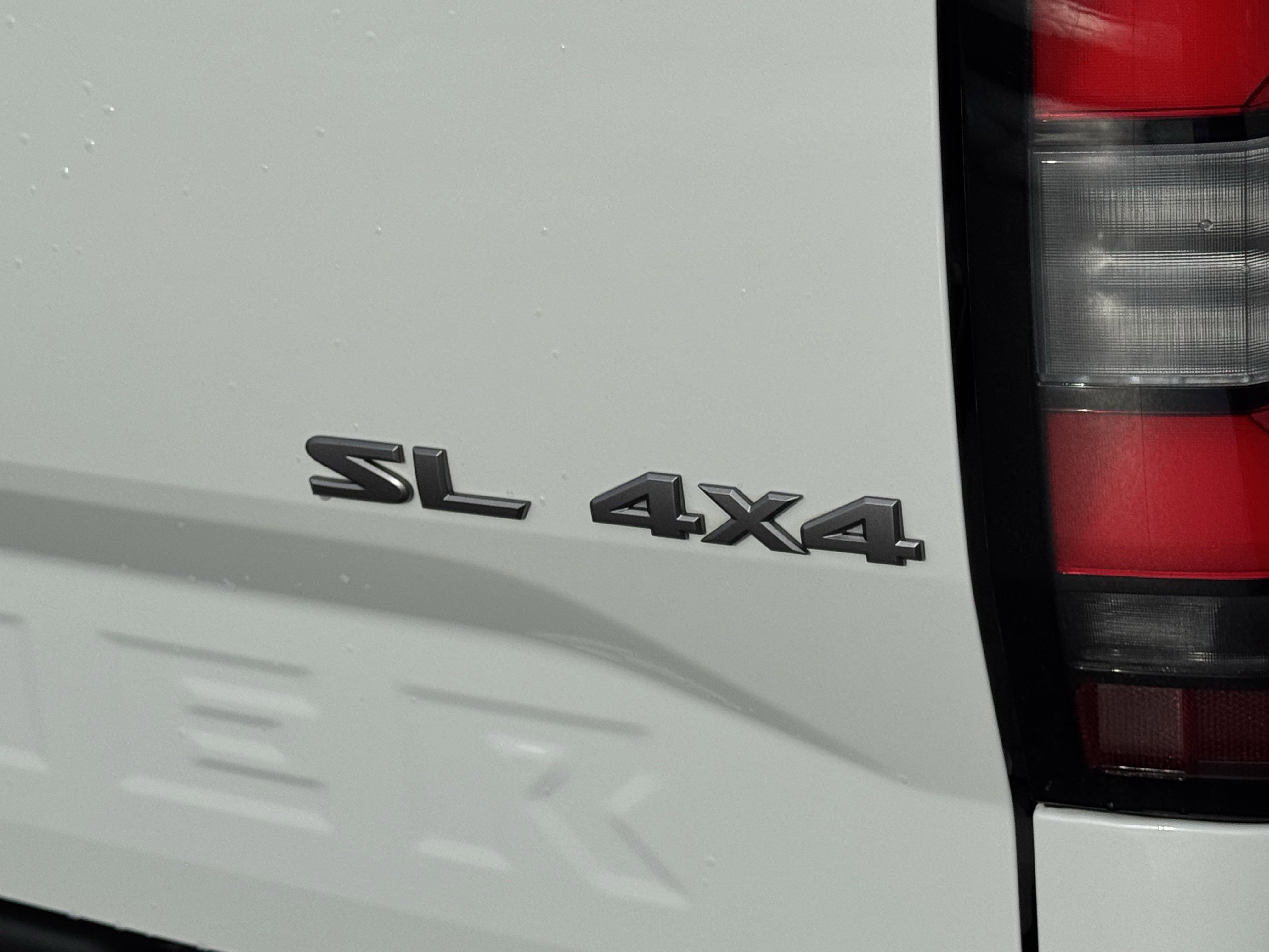 Used 2024 Nissan Frontier SL w/ Technology Package image 51